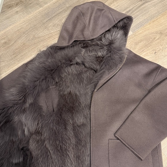 Fur-lined coat - Picture 3 of 7